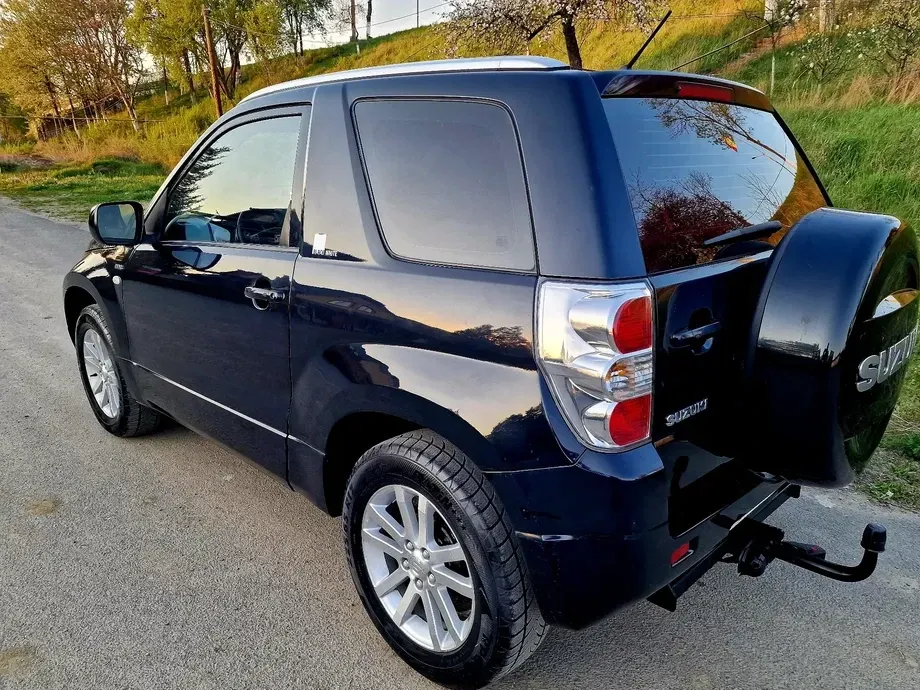 Suzuki Grand Vitara 1.9 DDiS Black&White DPF — imagine 4