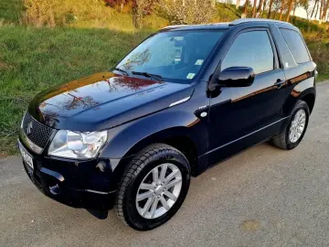 Suzuki Grand Vitara 1.9 DDiS Black&White DPF