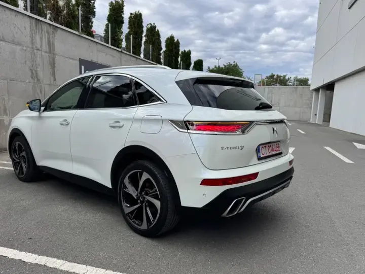 DS Automobiles DS 7 Crossback 1.6 PHeV AWD 300 EAT8 OPERA