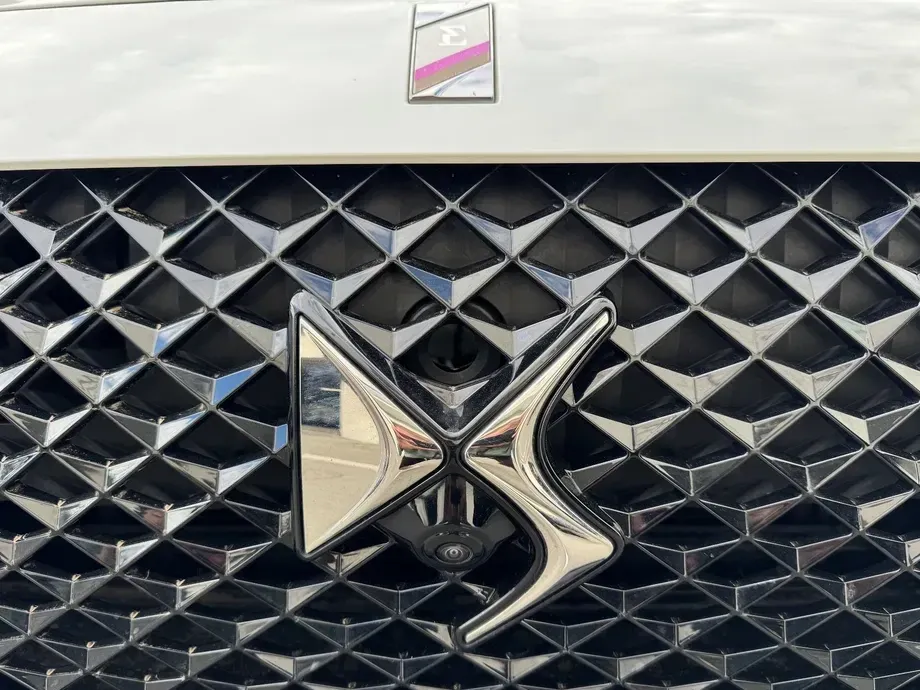 DS Automobiles DS 7 Crossback 1.6 PHeV AWD 300 EAT8 OPERA — imagine 6
