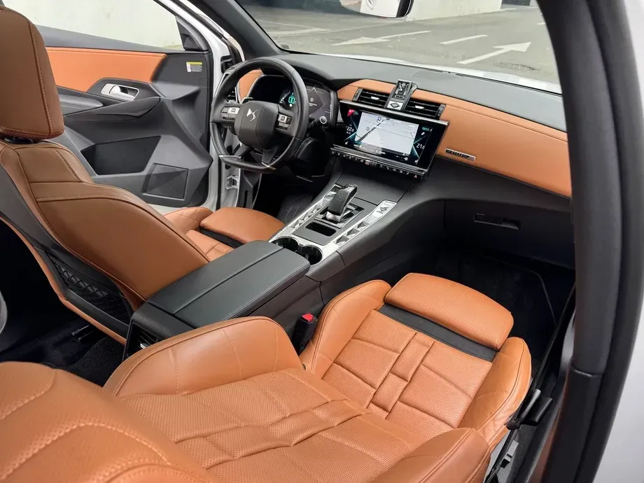 DS Automobiles DS 7 Crossback 1.6 PHeV AWD 300 EAT8 OPERA — imagine 3