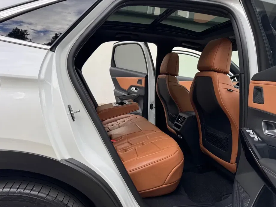 DS Automobiles DS 7 Crossback 1.6 PHeV AWD 300 EAT8 OPERA — imagine 4