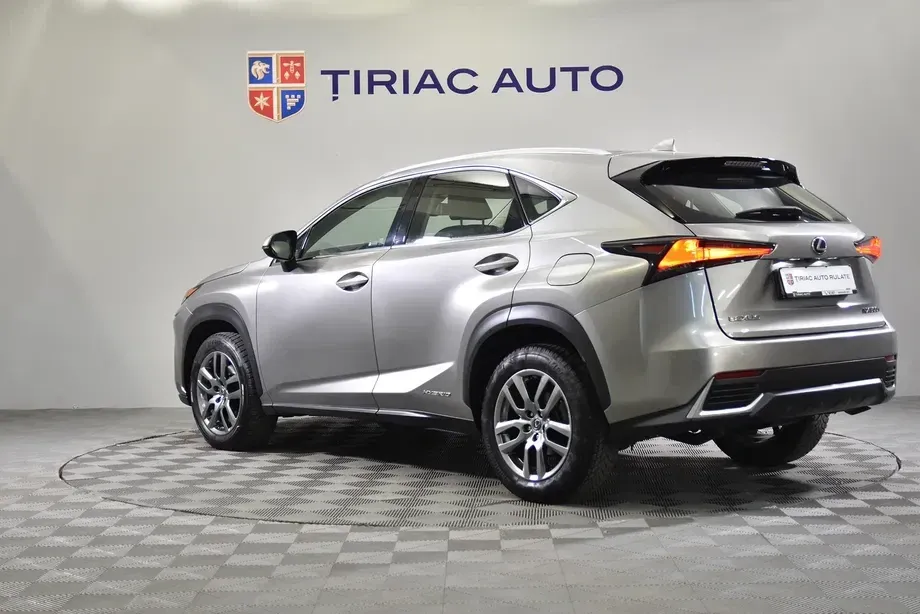 Lexus NX 300h — imagine 3