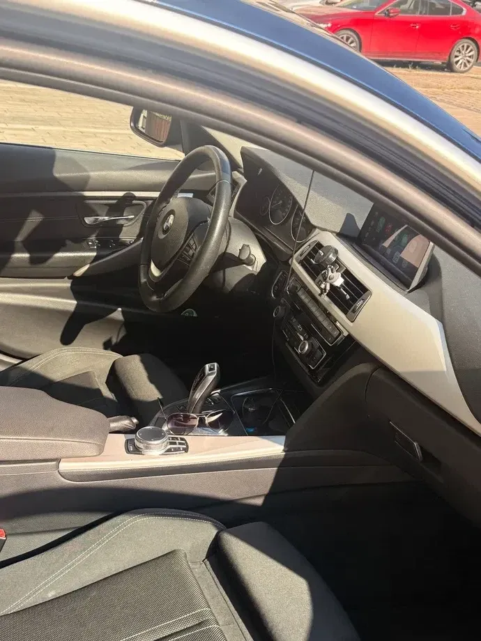 BMW Seria 3 F30/F31/F34 318d Aut. — imagine 4
