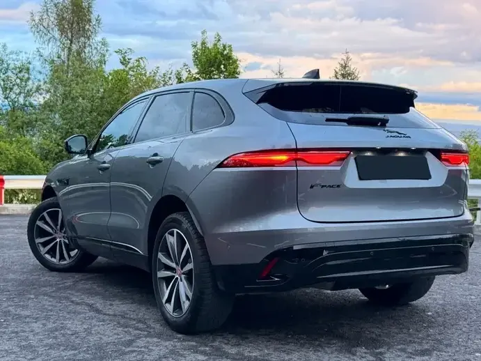 Jaguar F-Pace D200 AWD R-Dynamic SE