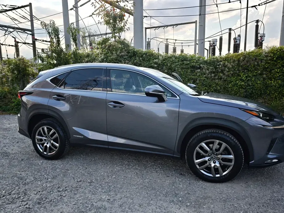 Lexus NX I 300h AWD Executive Plus — imagine 5