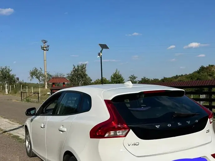 Volvo V40 II