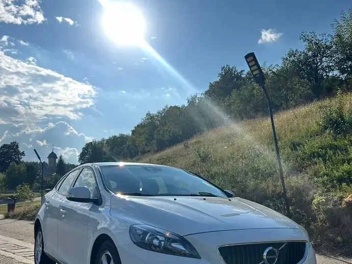 Volvo V40 II