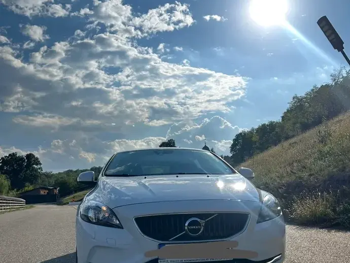 Volvo V40 II