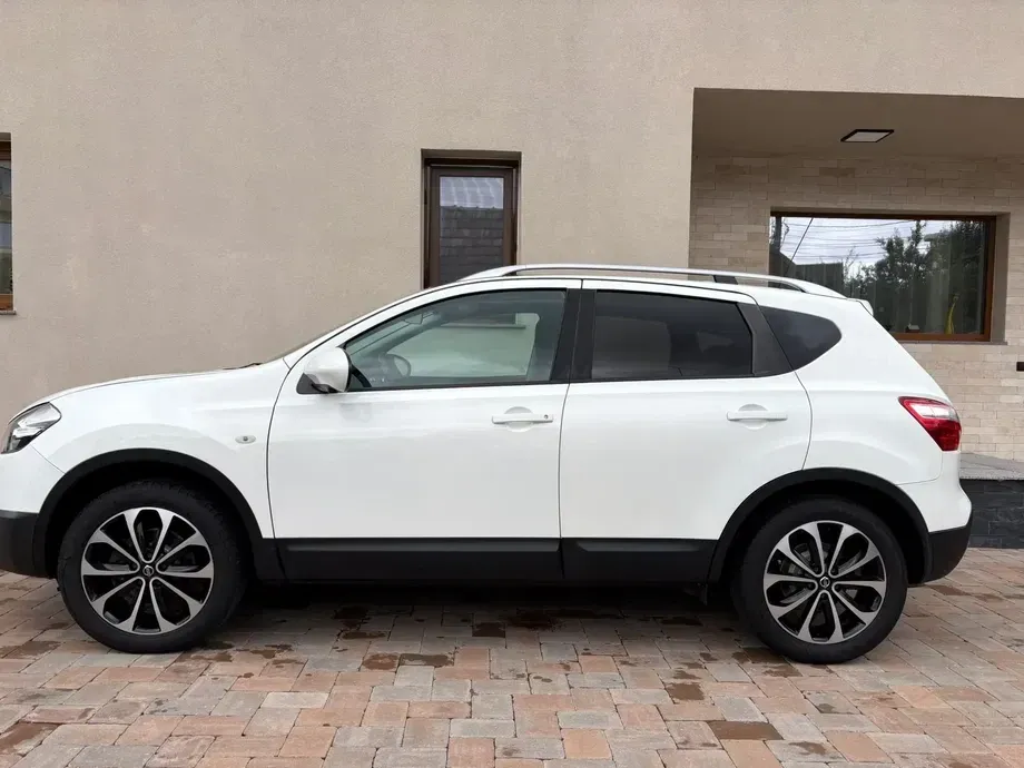 Nissan Qashqai 1.6 DCI 4 x 4 DPF tekna — imagine 3