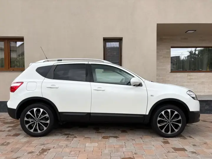 Nissan Qashqai 1.6 DCI 4 x 4 DPF tekna