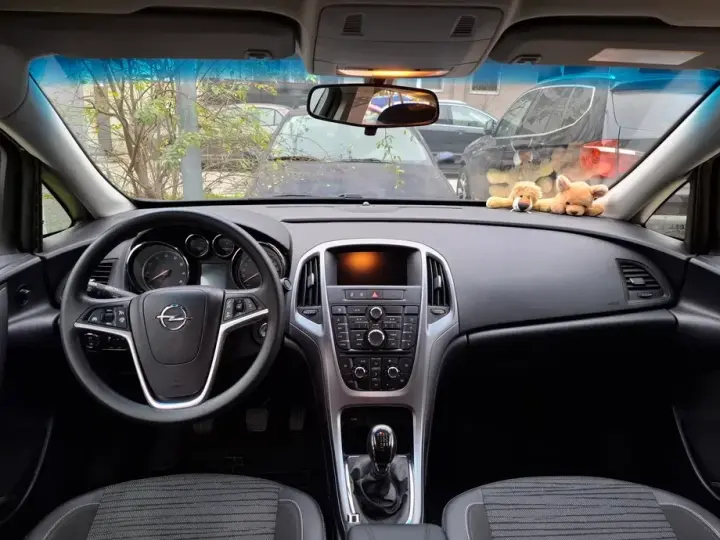 Opel Astra J