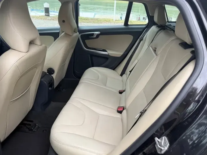Volvo V60 I D6 Plug-In-Hybrid AWD Geartronic Summum