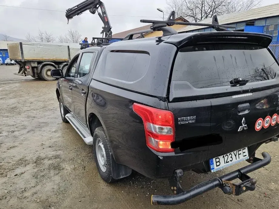 Mitsubishi L200 Double Cab M/T Intense — imagine 4