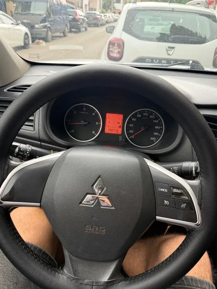 Mitsubishi L200 Double Cab M/T Intense — imagine 5