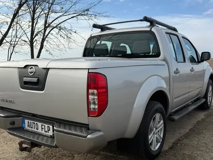 Nissan Navara 2.5 dCi DPF 4X4 Double Cab LE