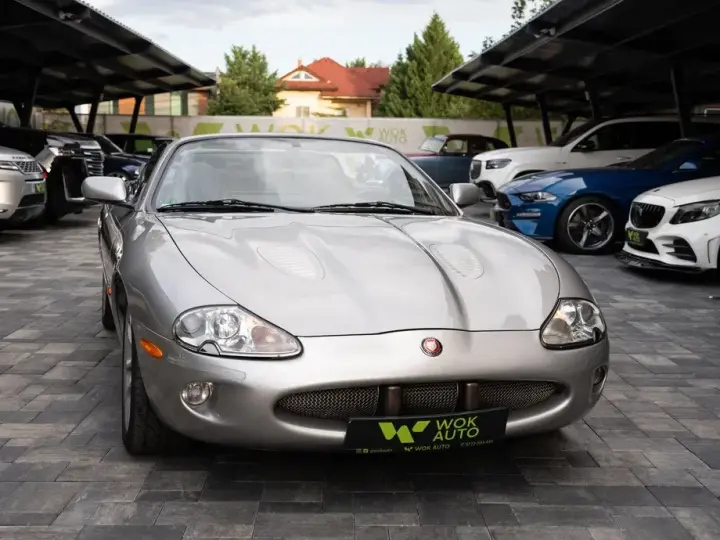 Jaguar XKR