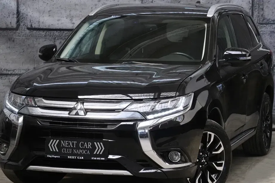 Mitsubishi Outlander 2.0 4WD Plus — imagine 2