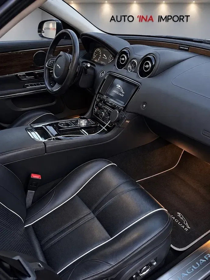Jaguar XJ 30d Premium Luxury — imagine 6