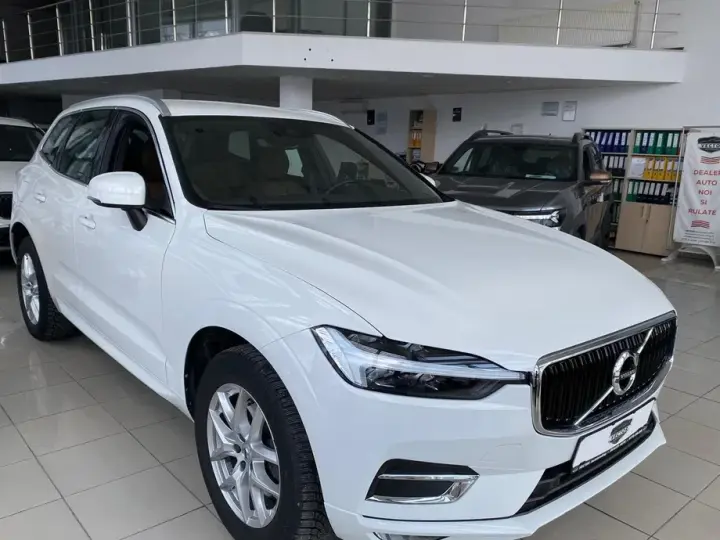 Volvo XC 60 II B4 MHEV AT8 AWD Momentum Pro