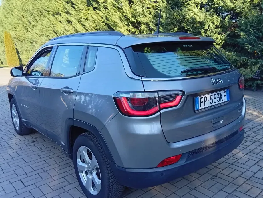 Jeep Compass — imagine 4