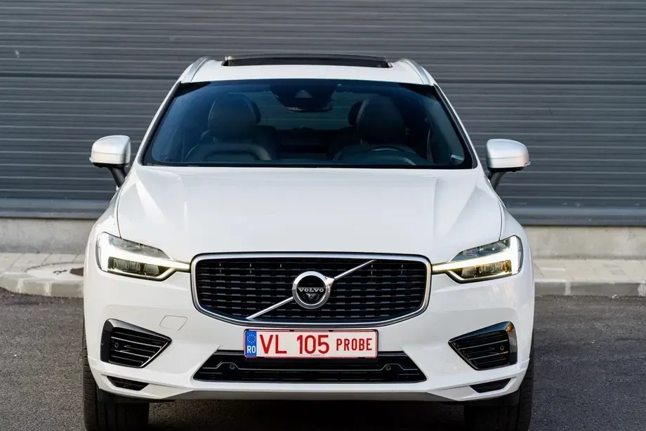 Volvo XC 60 II T8 Twin Engine AWD R-Design — imagine 6