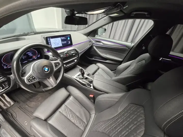 BMW Seria 5 530d xDrive AT MHEV