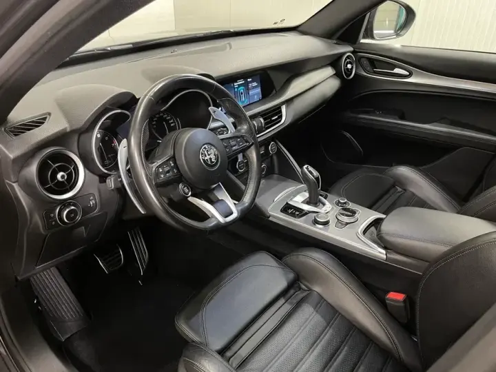 Alfa Romeo Stelvio 2.0 Turbo AWD AT8 Veloce
