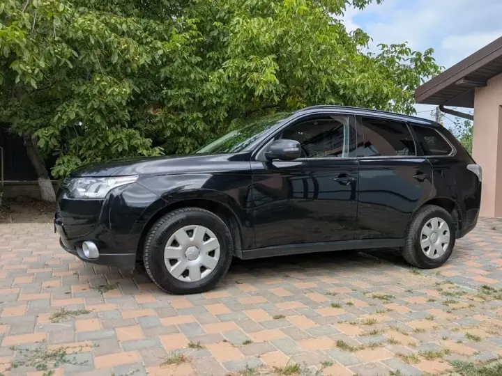 Mitsubishi Outlander III 2.2 DI-D 4WD Intense