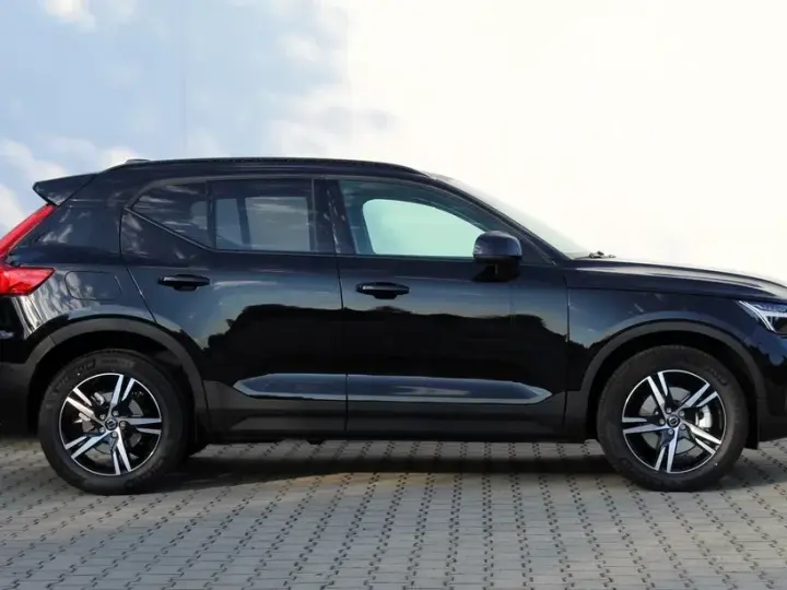 Volvo XC 40 B3 AT FWD MHEV Plus Dark