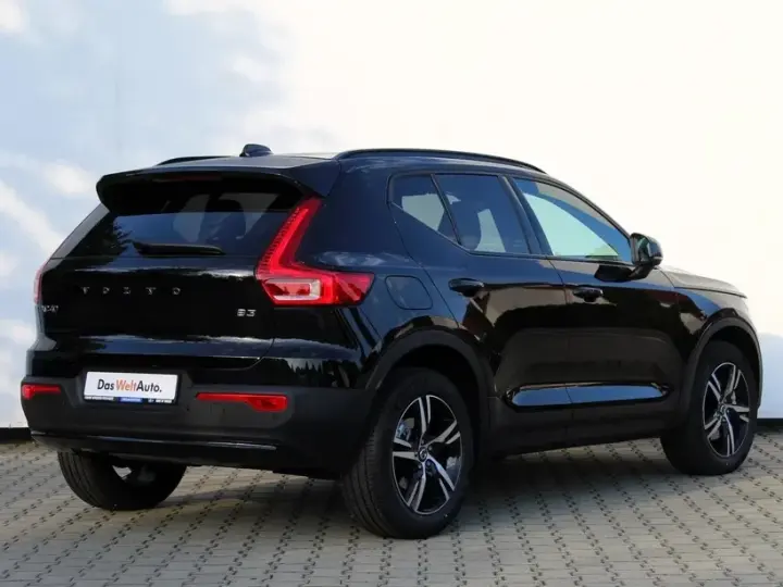 Volvo XC 40 B3 AT FWD MHEV Plus Dark
