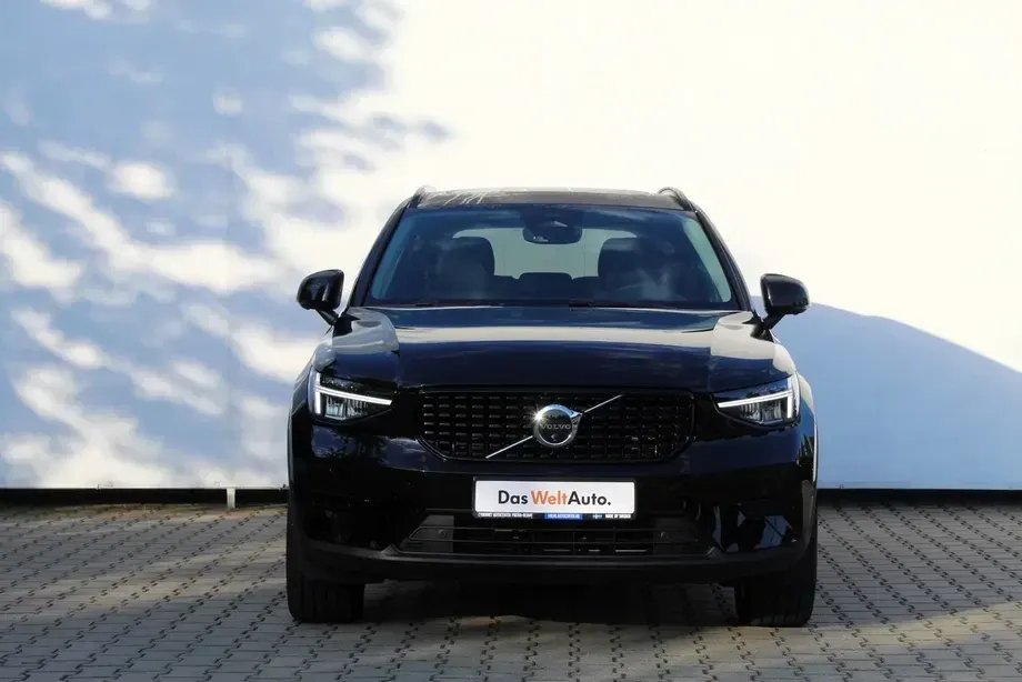 Volvo XC 40 B3 AT FWD MHEV Plus Dark — imagine 2