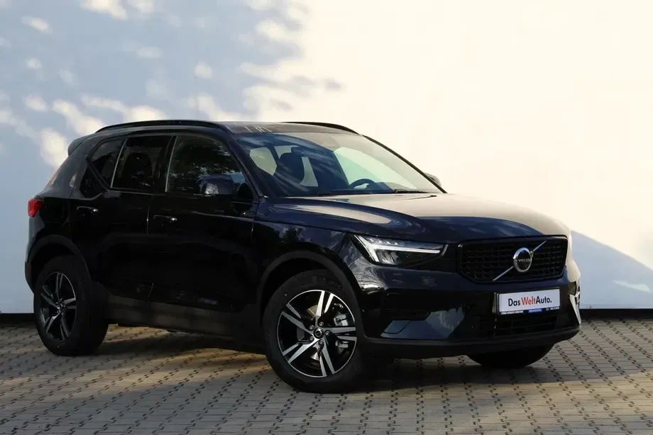 Volvo XC 40 B3 AT FWD MHEV Plus Dark — imagine 3