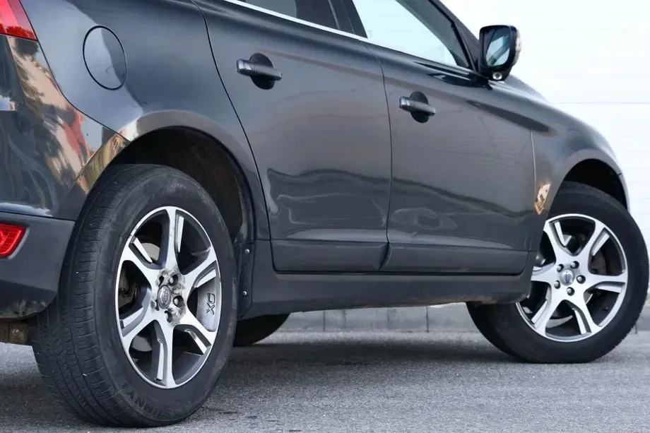 Volvo XC 60 I D5 AWD A6 Basic — imagine 5