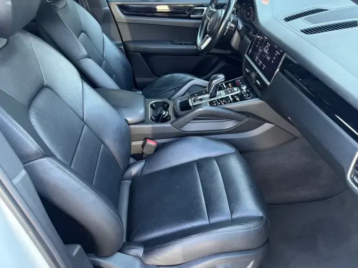 Porsche Cayenne Standard