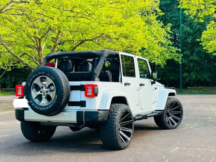 Jeep Wrangler — imagine 4