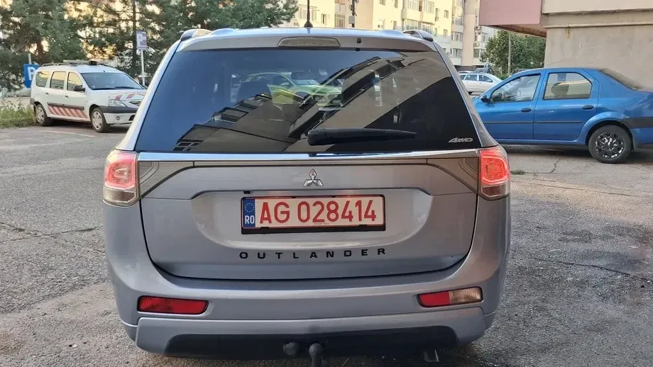 Mitsubishi Outlander III 2.0 Litre DOHC MIVEC 4WD Instyle Navi — imagine 5