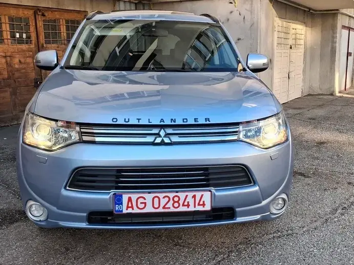 Mitsubishi Outlander III 2.0 Litre DOHC MIVEC 4WD Instyle Navi