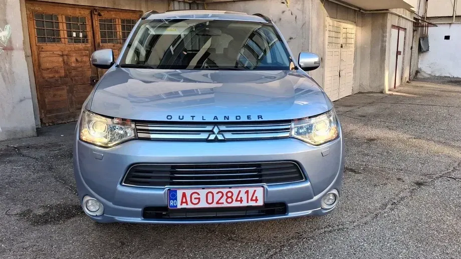 Mitsubishi Outlander III 2.0 Litre DOHC MIVEC 4WD Instyle Navi — imagine 3