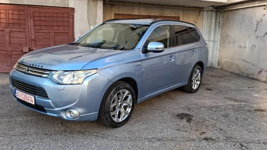 Mitsubishi Outlander III 2.0 Litre DOHC MIVEC 4WD Instyle Navi — imagine 2