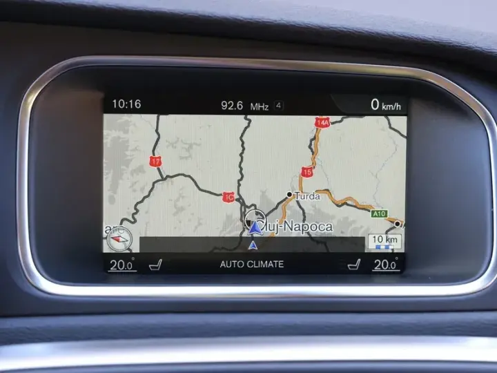 Volvo V40 II