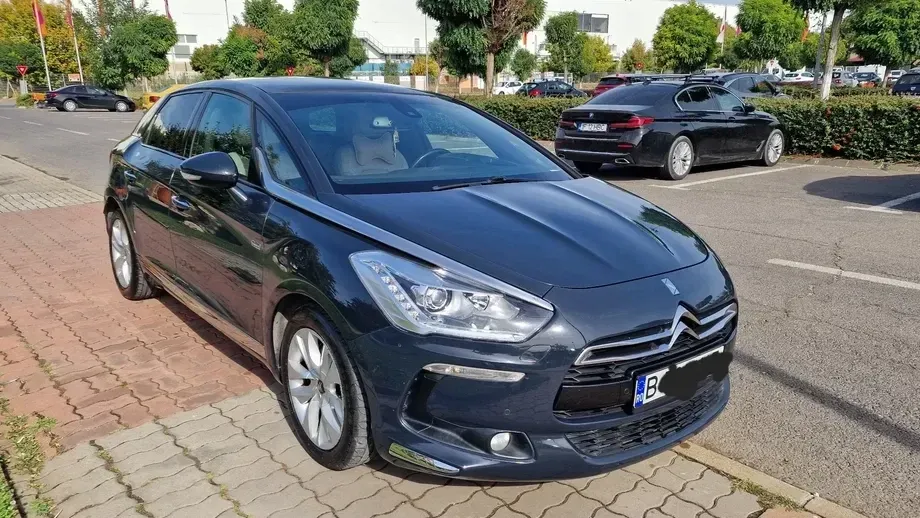 Citroën DS5 Hybrid4 EGS6 SportChic — imagine 3