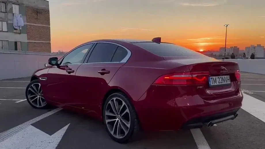 Jaguar XE 25d AWD Aut. Portfolio — imagine 3