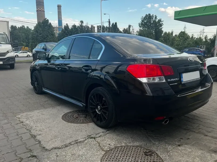 Subaru Legacy 2.0i CVT Motion — imagine 3
