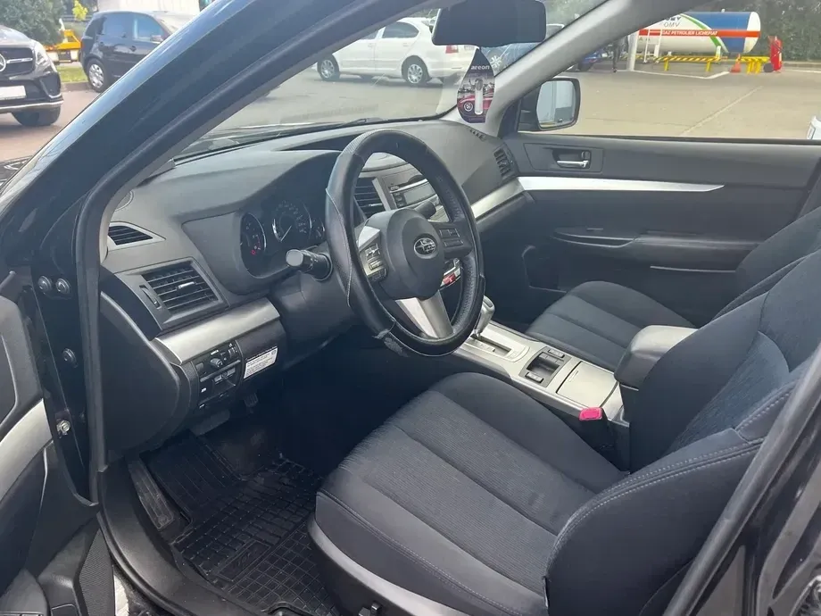 Subaru Legacy 2.0i CVT Motion — imagine 5