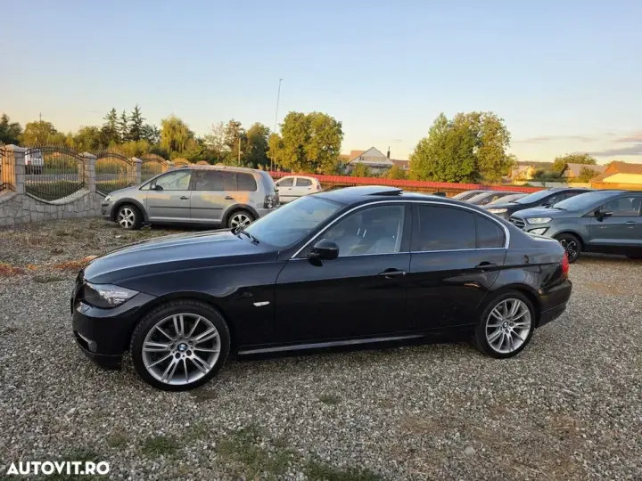 BMW Seria 3 E90/E91/E92/E93 [2005 - 2013] 318d DPF Aut. Edition Exclusive