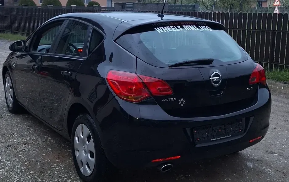 Opel Astra J 2.0 CDTI — imagine 4