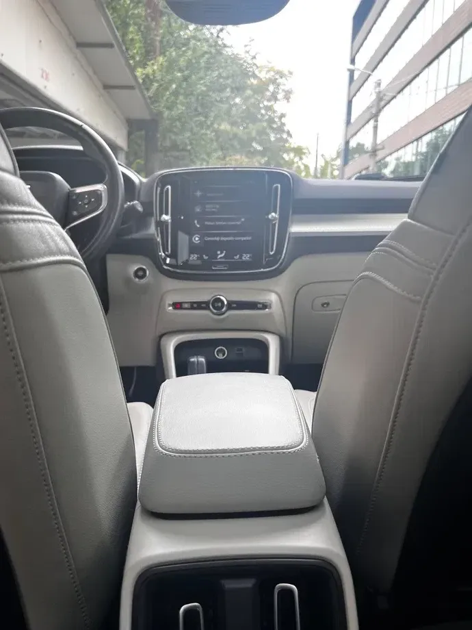 Volvo XC 40 D3 Geartronic Momentum — imagine 6