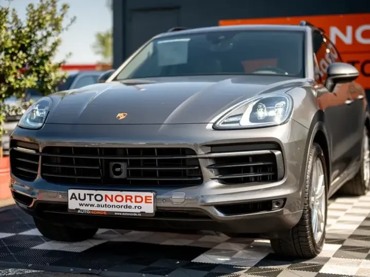 Porsche Cayenne Standard