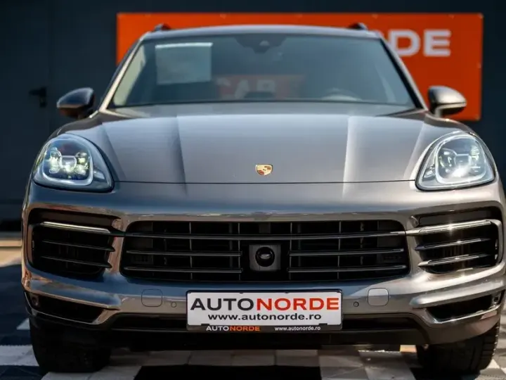 Porsche Cayenne Standard